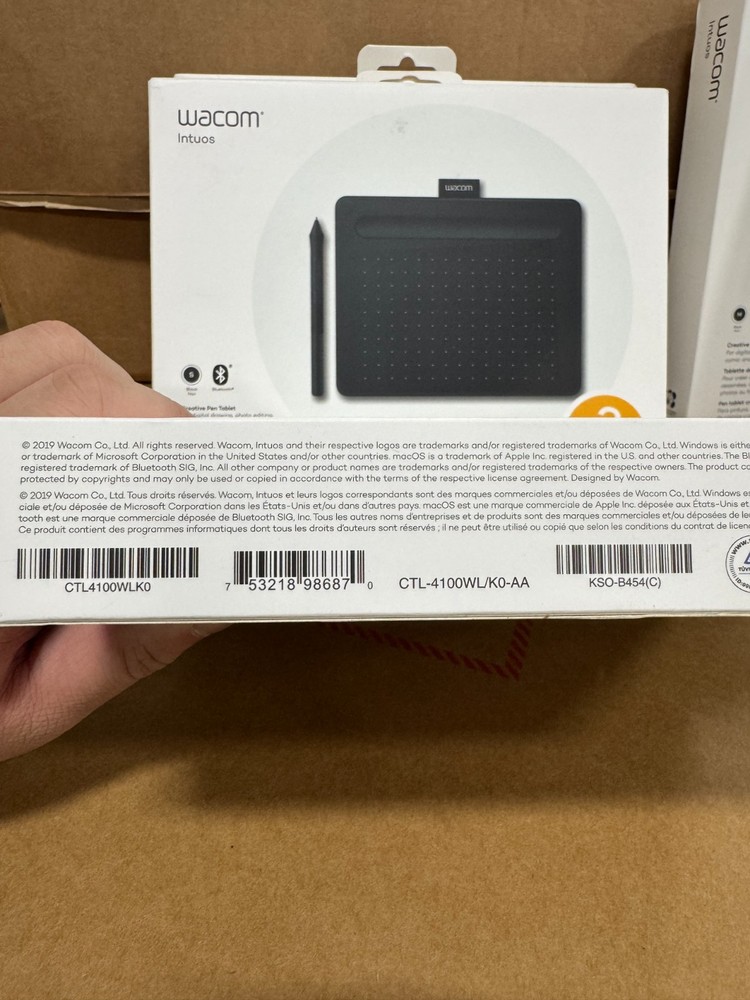 Wacom Intuos Bluetooth Graphics Drawing Tablet, 4 Customizable ExpressKey