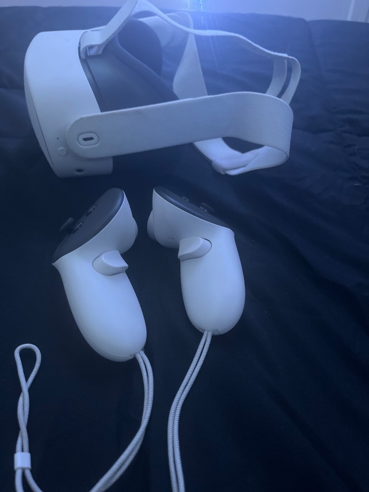 Meta Quest 3 128GB VR Headset - White