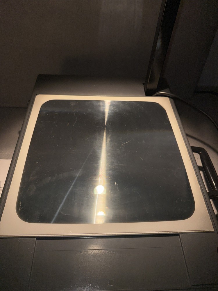 3M 2000 AG Overhead Projector Briefcase Portable Transparency Projector Tested