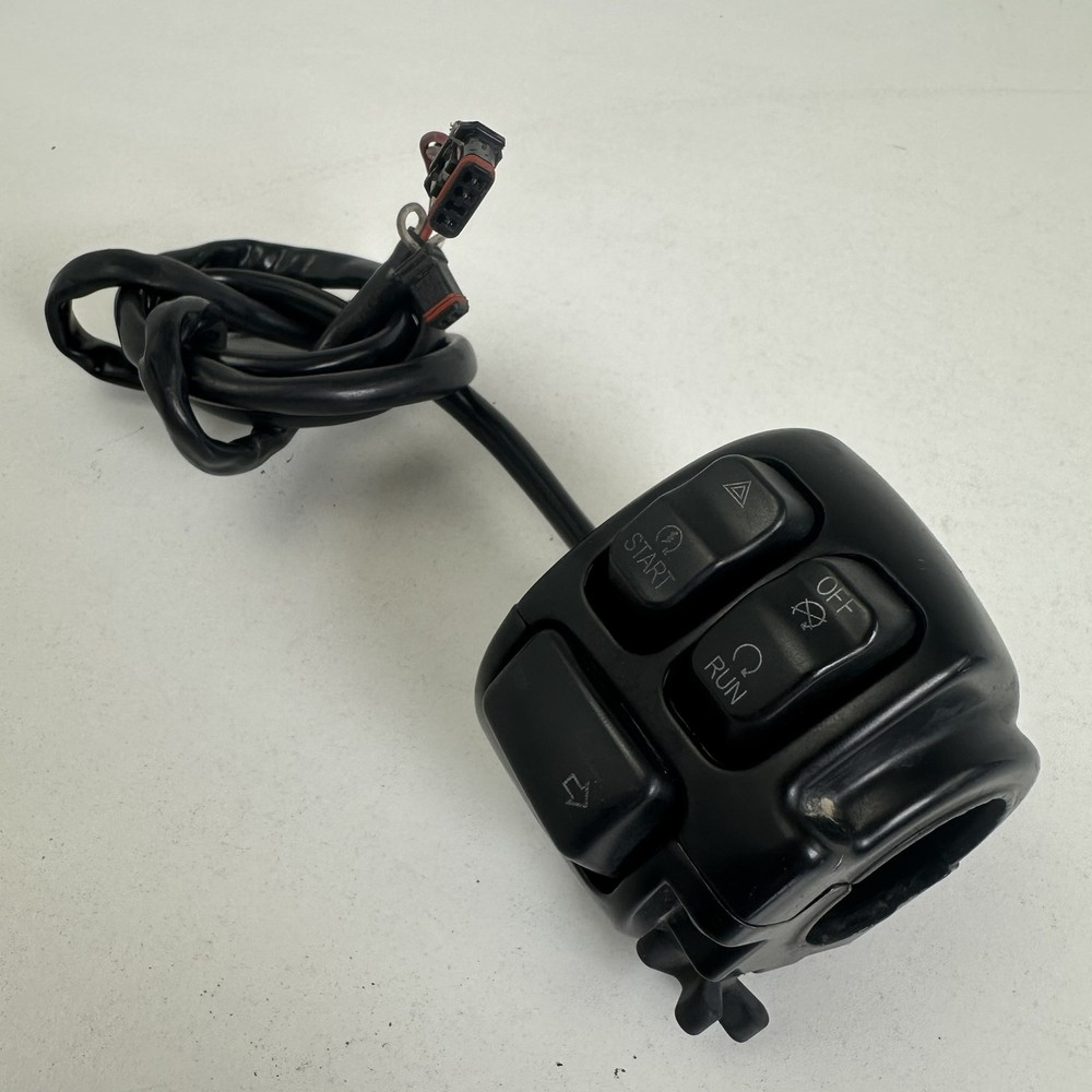 Harley Davidson DYNA Super Glide Custom 2012 Right hand switch block controls
