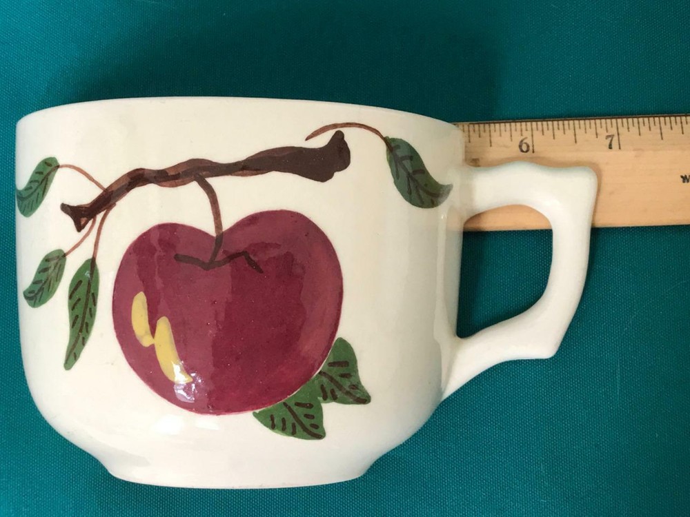 Vintage Coffee Cup Wall Pocket ~ Apple Design ~ Nancy Lee Davis Ca. Pottery