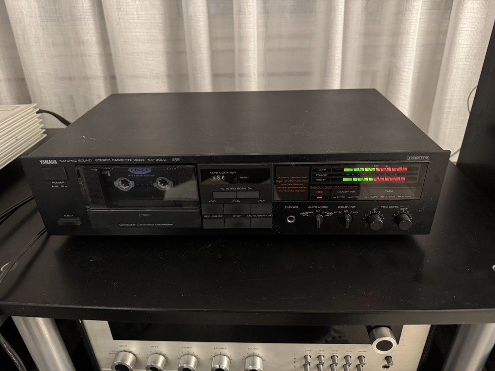 Yamaha KX-200U.