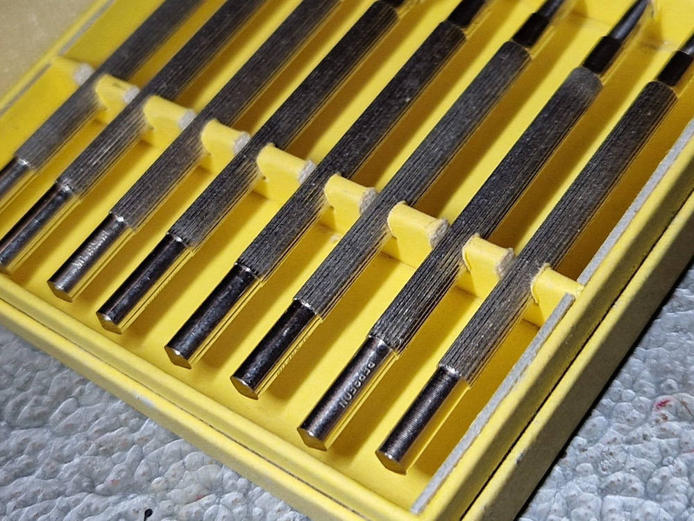 watchmakers tool Bergeon 2565 Balance screw holders set boxed set 8x