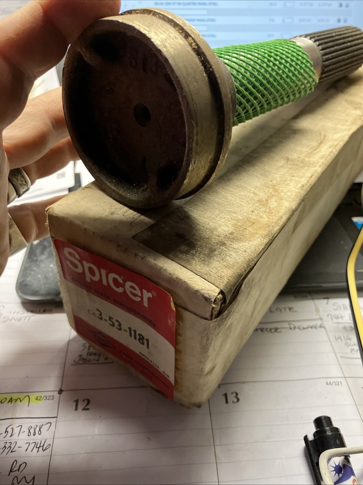 Spicer 3-53-1811 NOS Mid Ship Stub . In Original Box .