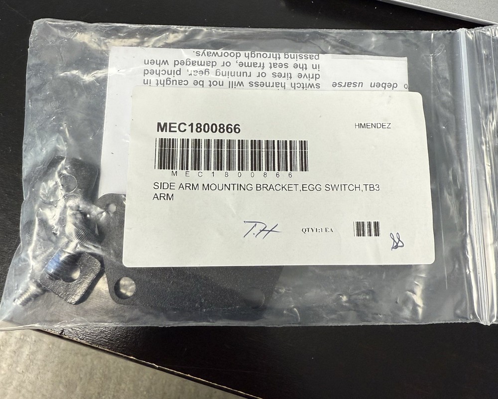 Quantum Rehab side arm mounting bracket, egg switch, TB3 arm MEC1800866