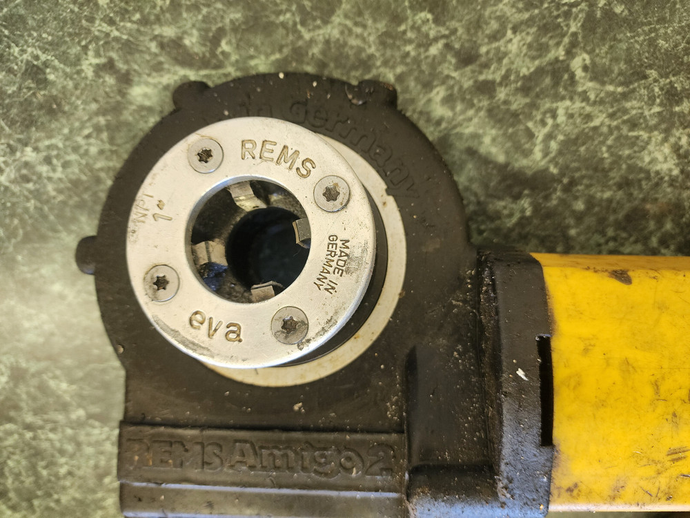 REMS AMIGO 2 COMPACT PORTABLE THREADER SET