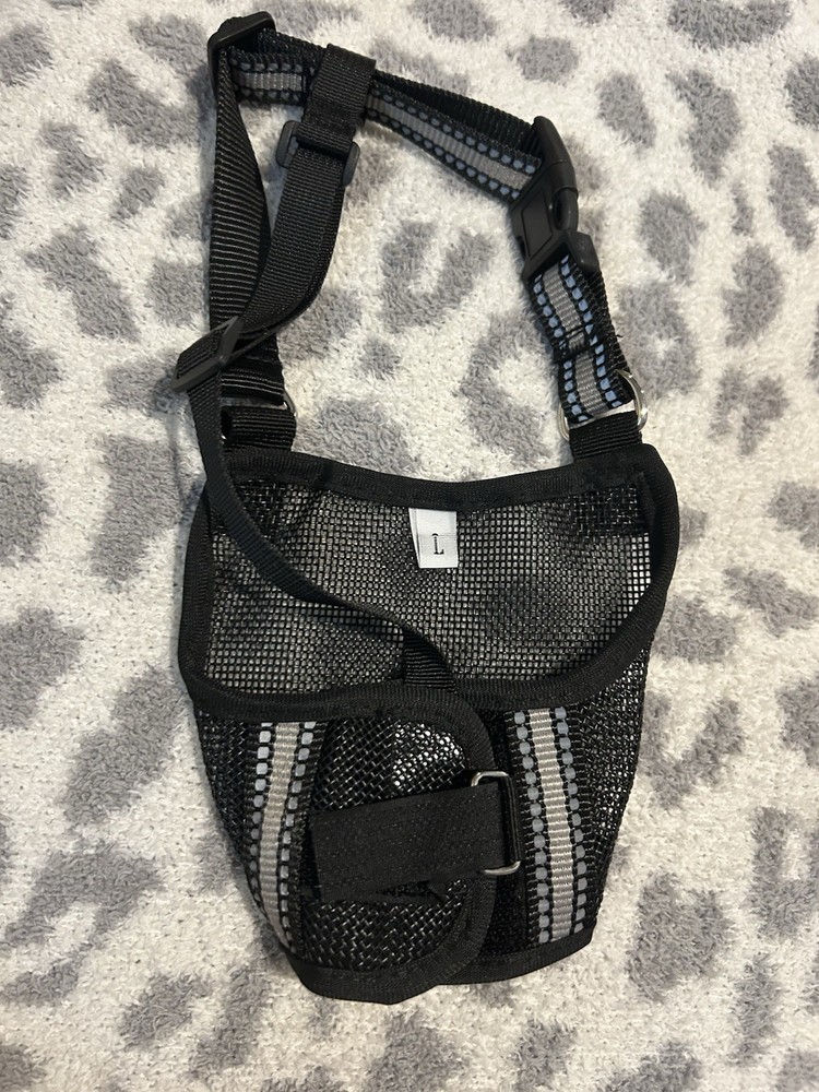 Black Mesh Dog Muzzle with Adjustable Straps Size L New Without Tags Dog Muzzle