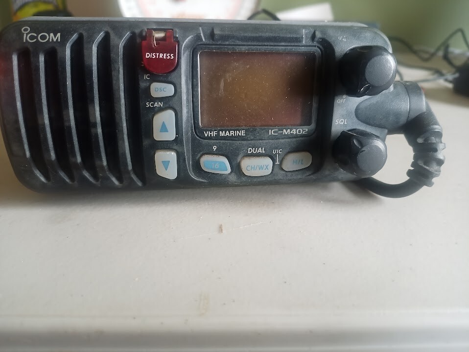 Icom marine VHF IC-M402