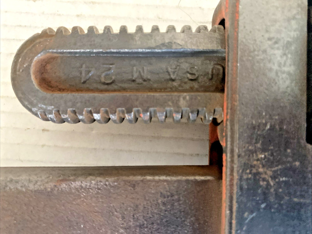 24” PIPE WRENCH FLAT HANDLE UNBRANDED