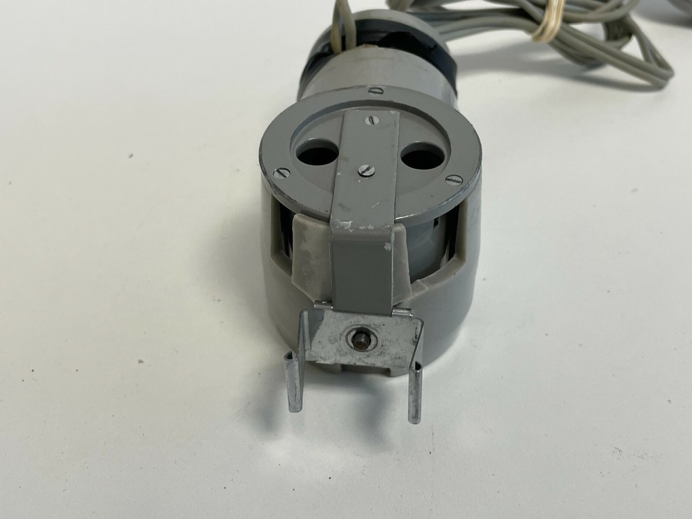 A1: Bausch & Lomb Light for IST Microscope