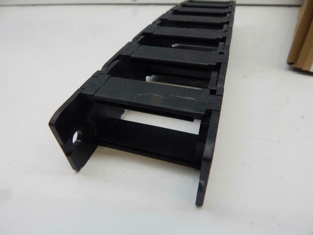 Hubbell Cabletrak HCT162191 1ft Flexible Cable Carrier