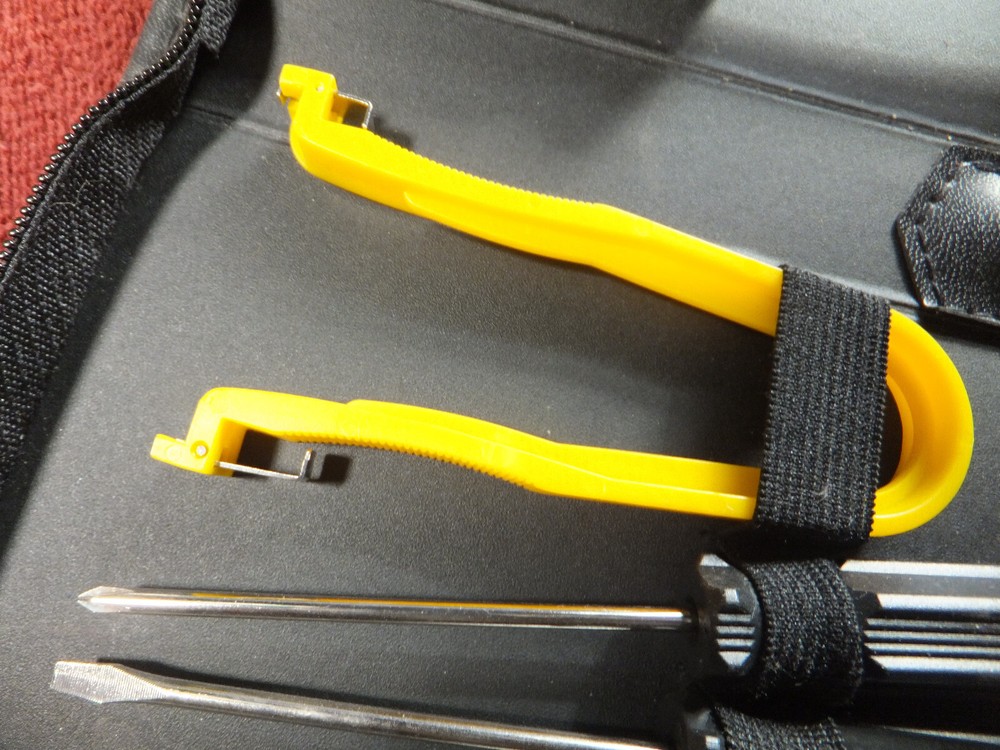 Belkin 10 Piece Electronics / Computer Tool Kit W/Case, IC Install Removal Tool