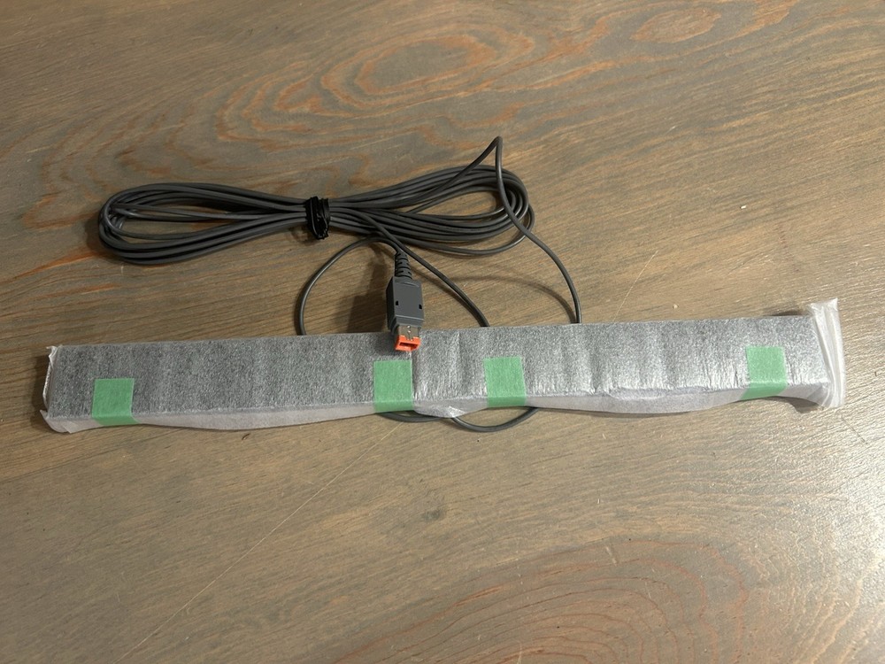 Nintendo RVL014 Original Wii Sensor Bar - Silver