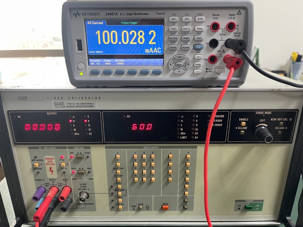 Fluke 5100A Calibrator (Front panel updated To 5100B Series Specifications)_5022
