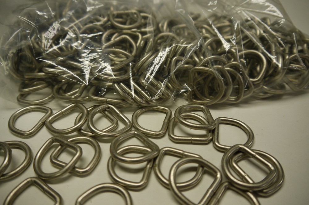 Wholesale Silver matt D Ring . for 90 pieces. 3/4"