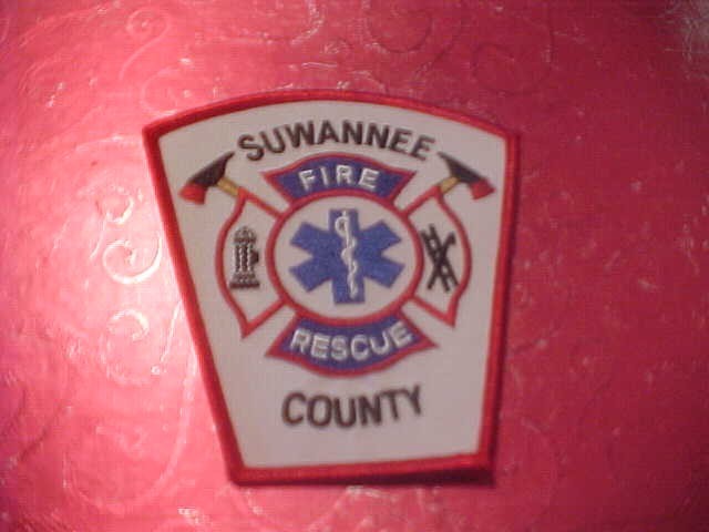SUWANNEE FLORIDA  FIRE DEPARTMENT PATCH SHOULDER SIZE UNUSED