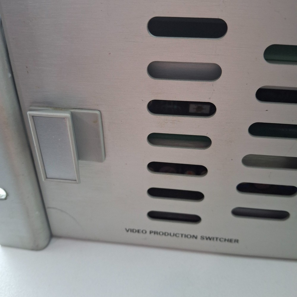 Grass Valley 110 Mainframe Unit Tested Power + Handshake Analog Video Switcher