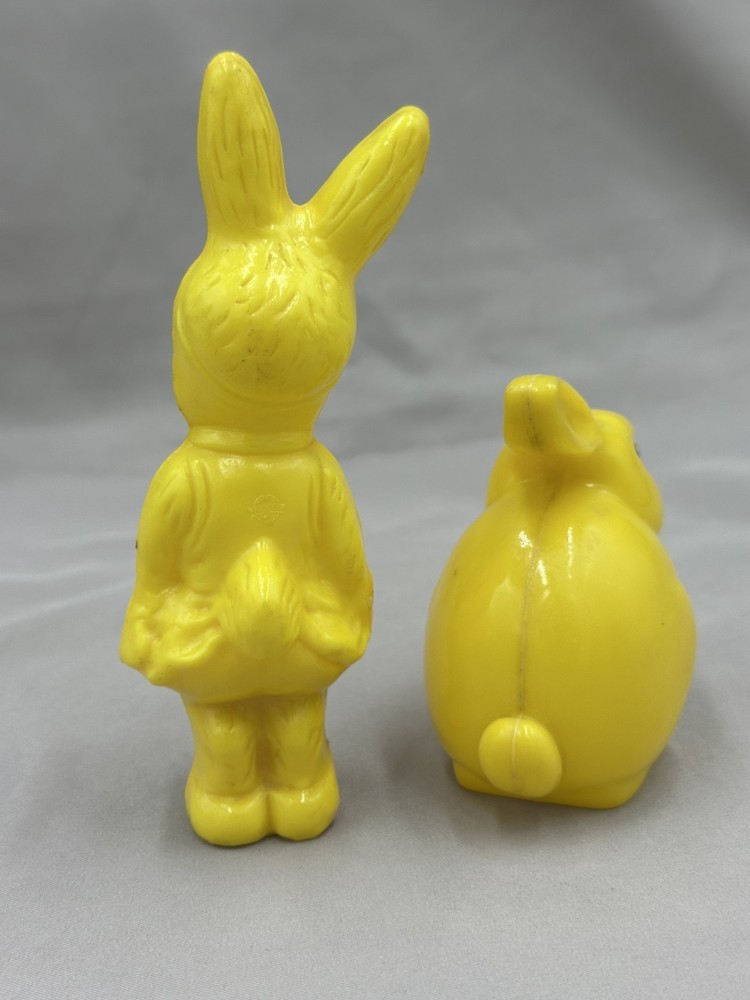 c 1950 IRWIN Knickerbocker EASTER BUNNY Rabbit RATTLE Toy Hard Plastic
