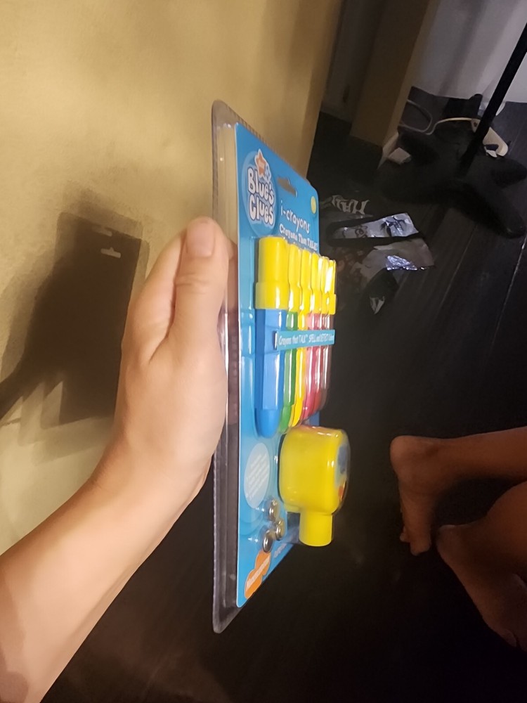 BLUE' CLUES i-crayons that talk