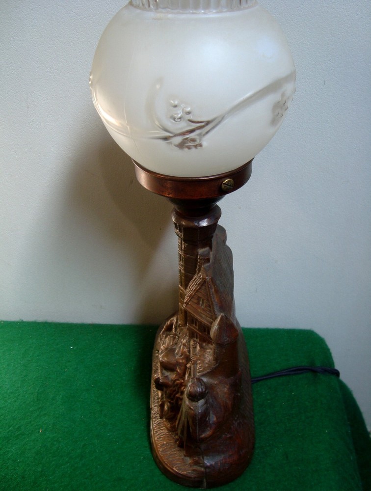 1930s. Art Deco “Serenade” Splinter Table Lamp