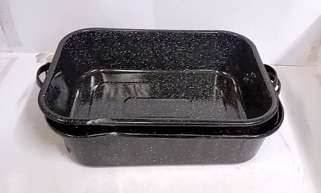Large Covered Rectangular Roaster Braisers and Dutch Oven