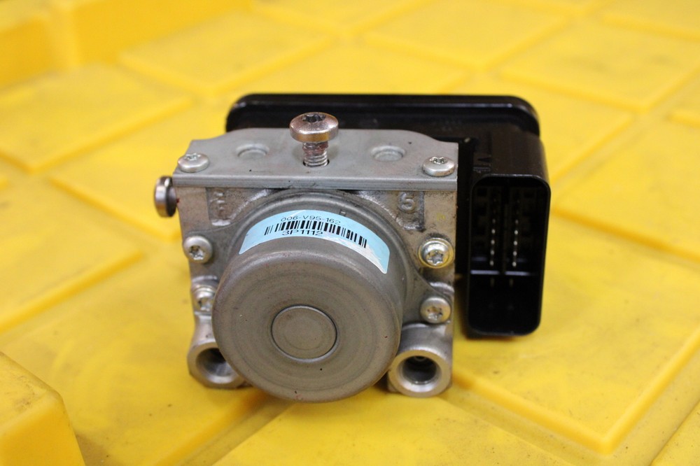 2013 Triumph Daytona 675 ABS OEM ABS PUMP UNIT MODULE