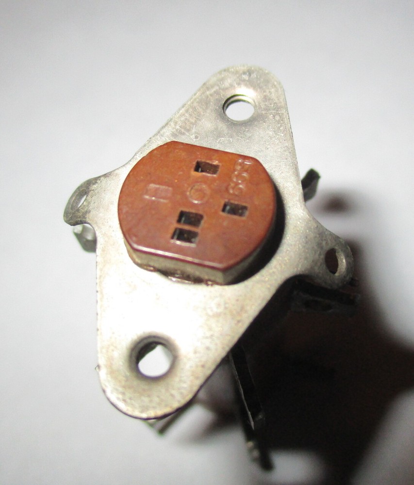 VECTOR 6-A-12T Transistor Turret Sockets NOS