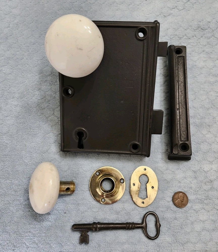 Norwalk Beveled Edge Rim Lock Exterior RH