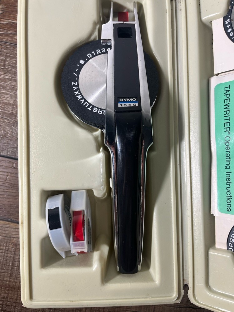 Dymo 1500 Series Deluxe Tapewriter Kit Bundle With Case