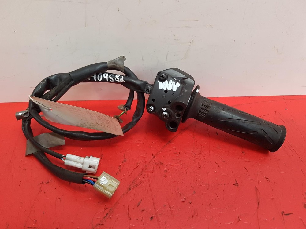 2017 YAMAHA MT 125 RIGHT START SWITCH ASSEMBLY