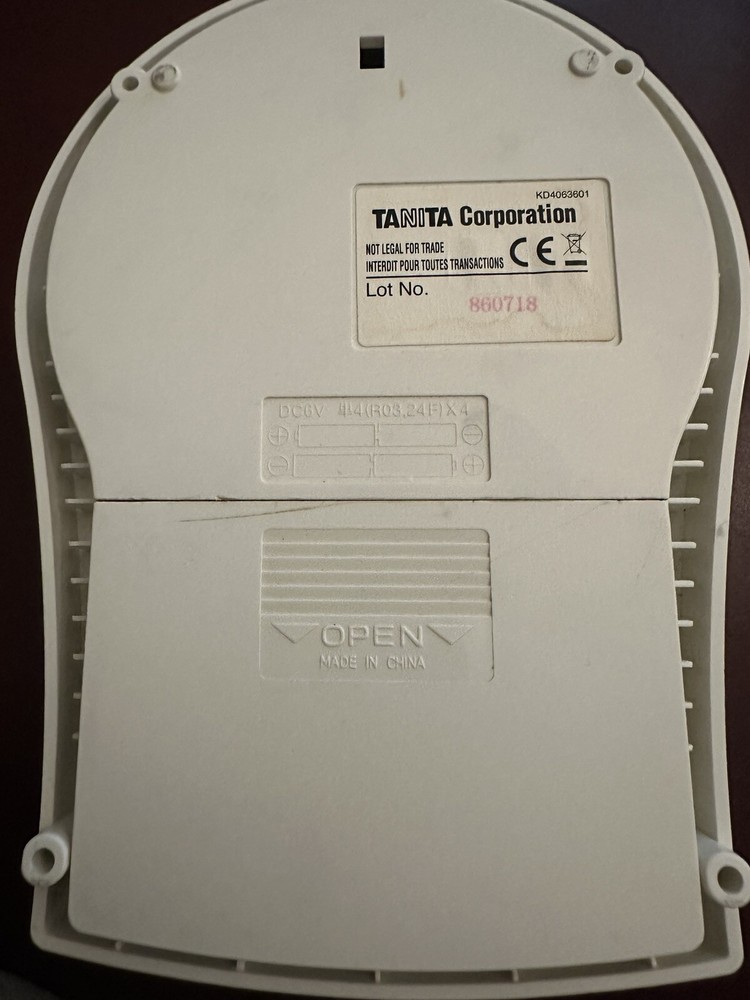 Weight Watchers Scale. White Battery Operated