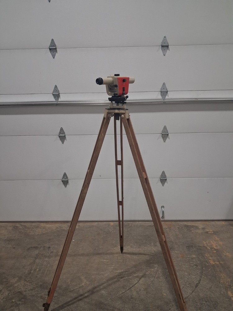 K&E Keuffel & Esser Optical Alignment Transit Level 71-4076 w/ Case & Tripod