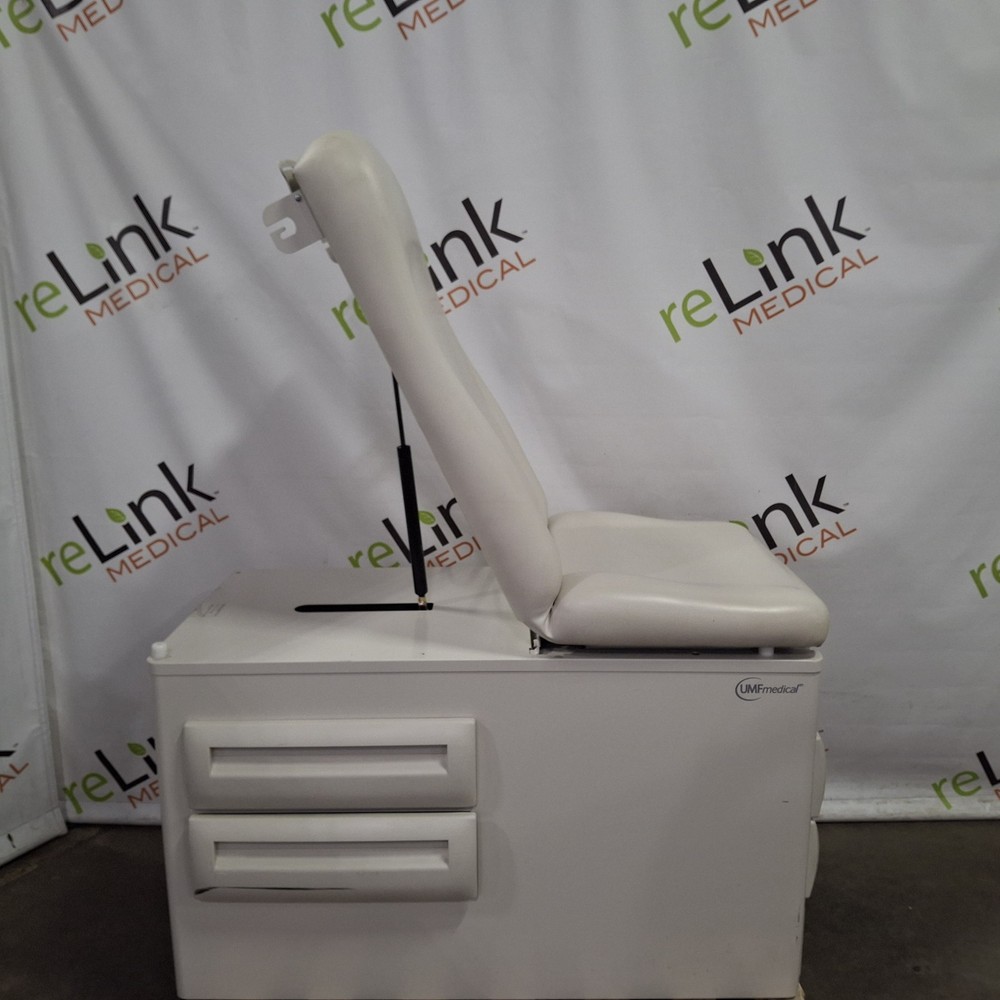 UMF Medical 5240 Exam Table