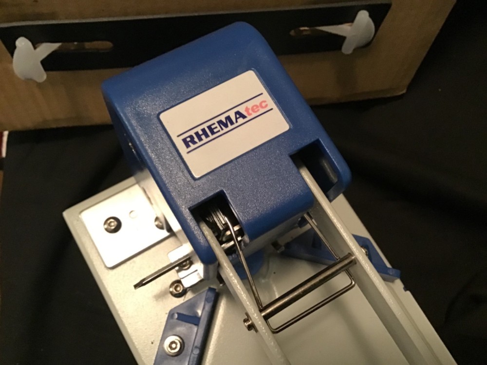 6 in 1 Desktop Corner Cut and Round Easy grip handle