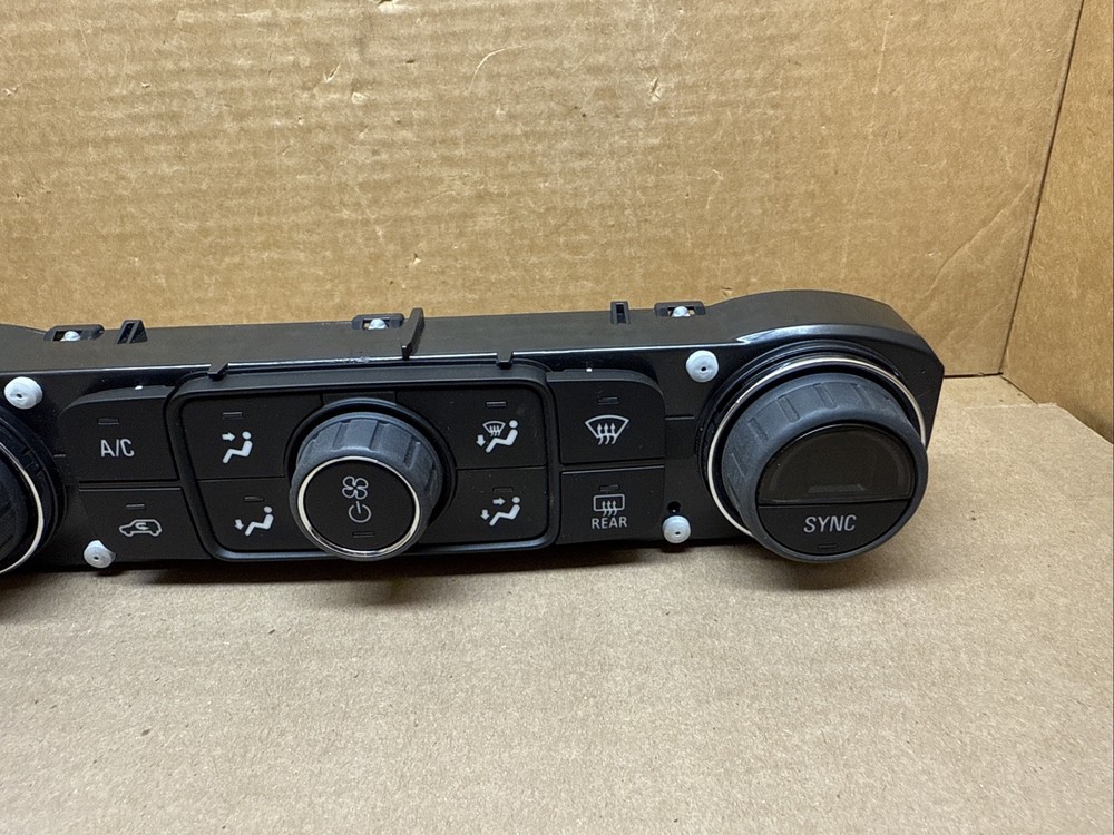 2017-2023 GMC Acadia Front Dash Temperature Temp Climate Control