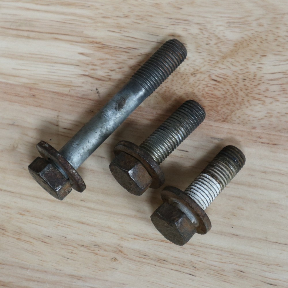BMW E36 DIFF DIFFERENTIAL MOUNTING BOLTS X3 3 SERIES