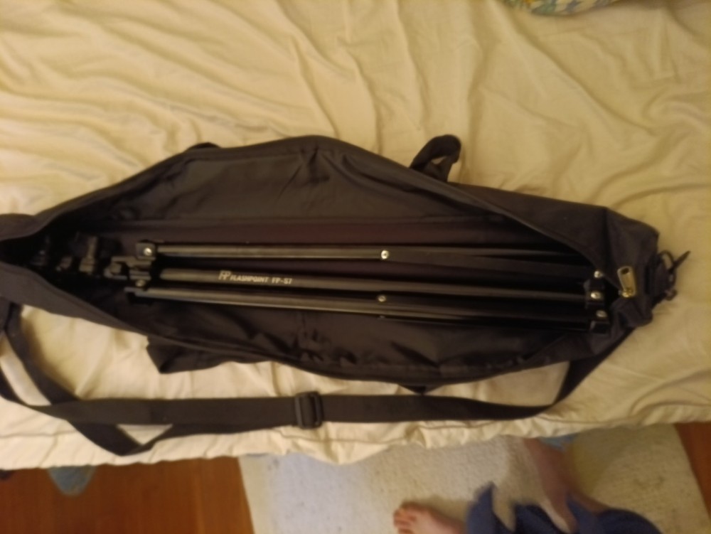 Flashpoint 7' 3 Section Aluminum Light Stands With Light and Diffuser (2)