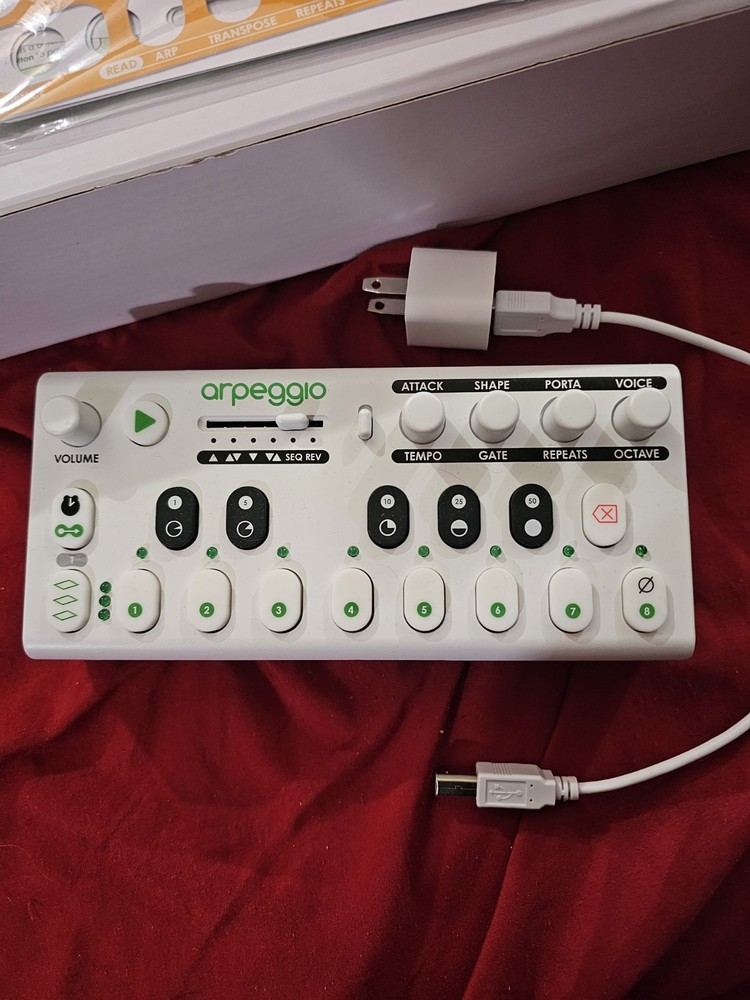 Tangible Instruments Arpeggio Desktop SYNTHESIZER