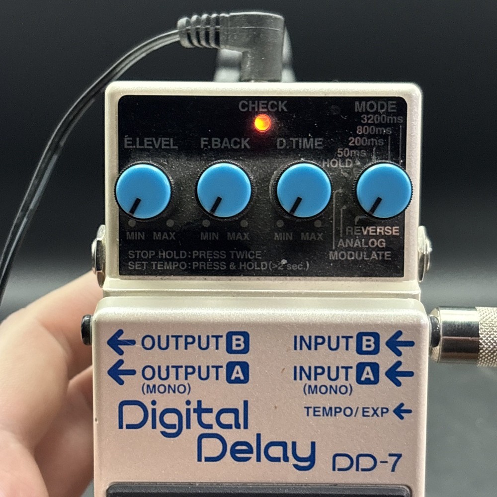 BOSS DD-7 Digital Delay Electric Guitar Effect Pedal
