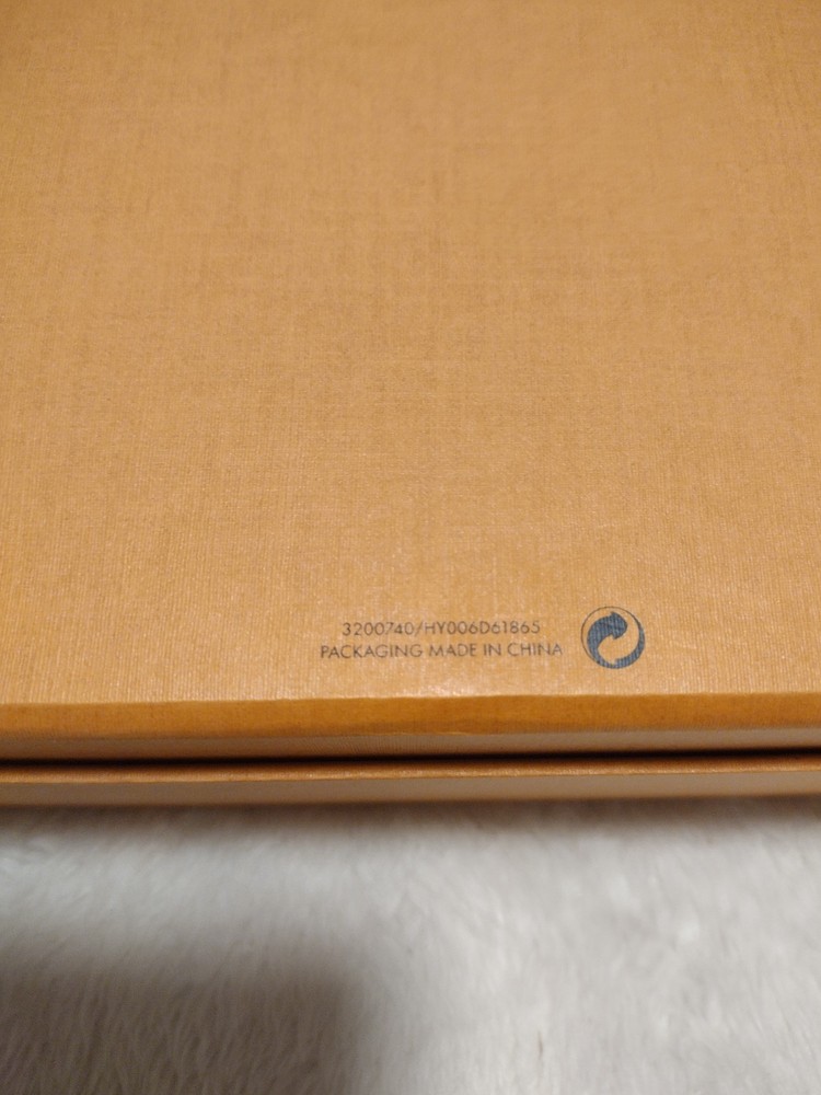 Authentic Louis Vuitton Empty Magnetic Closure Gift Box 16.25 x 10.5 x 3