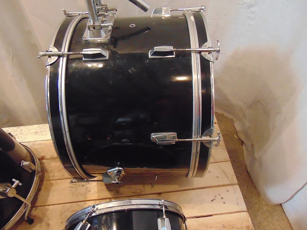 Black Unbranded 4 Piece Drum Set - Nice Condition