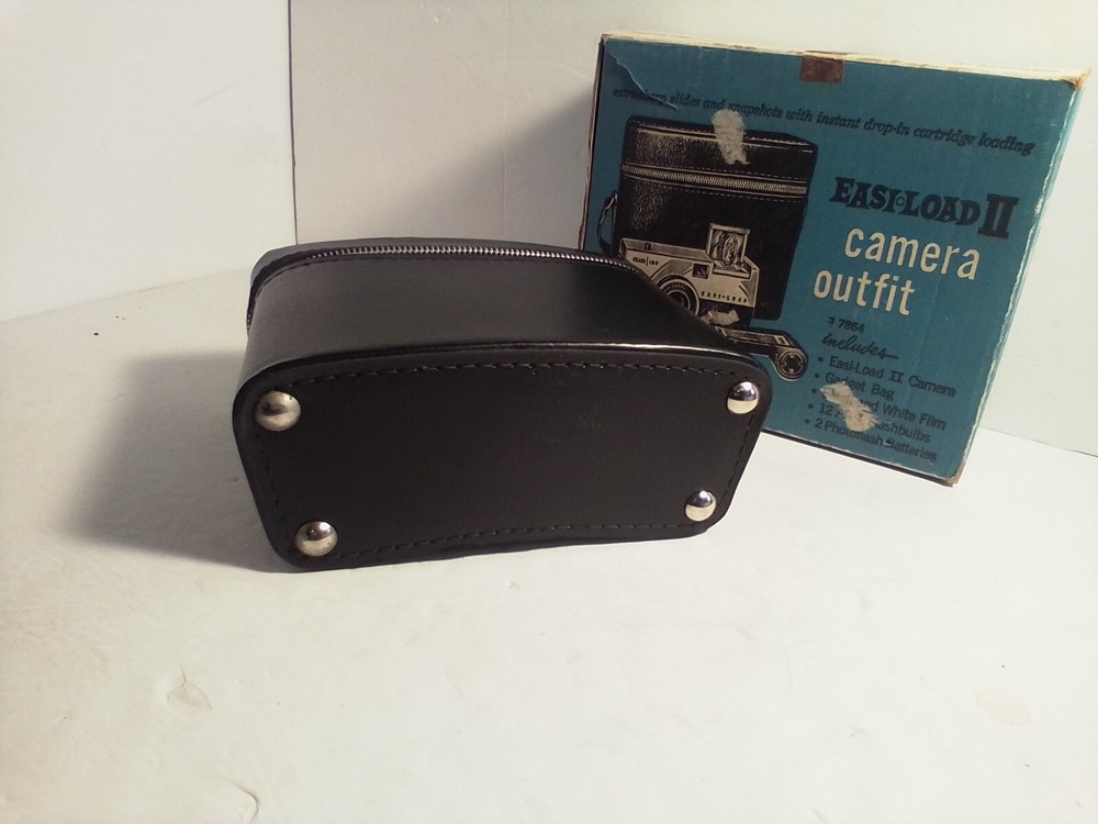 Sears 126 EASI-LOAD II Camera, Carrying Case, Instructions, and Flash Bulbs