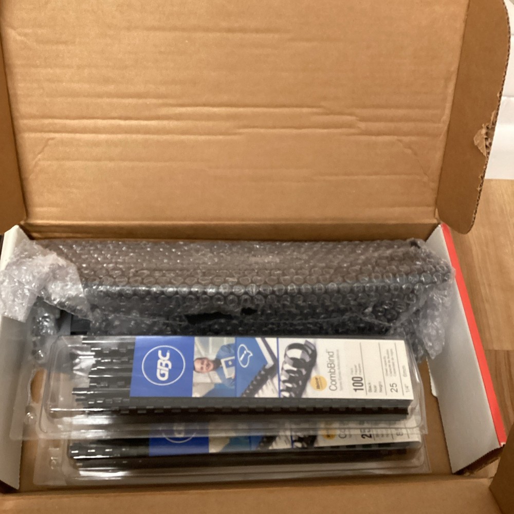 GBC Docubind Binding Machine Paper Comb Punch Binder Binding Covers Combs Lot