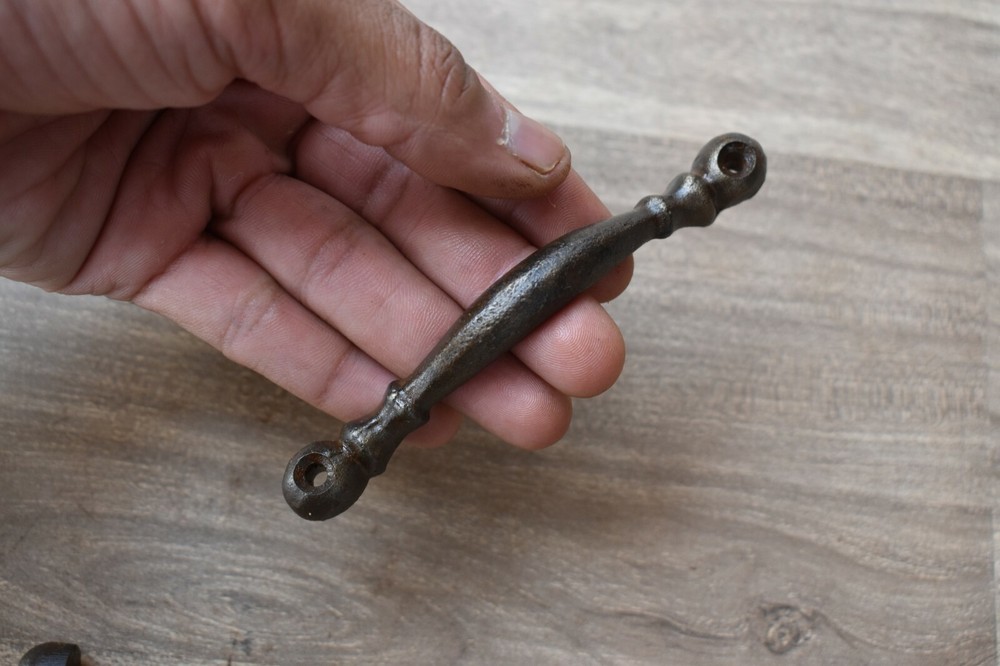 Handmade Victorian cast iron door cabinet screen handles pull rustic 4 Pic