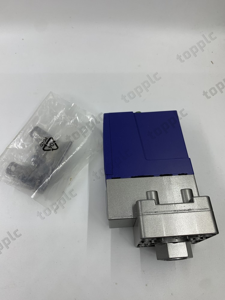 1PC NEW XMLB002A2S11 Schneider#