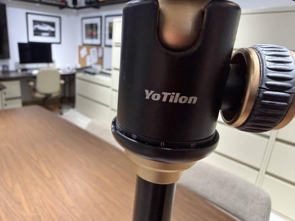 Yotilon Camera Tripod