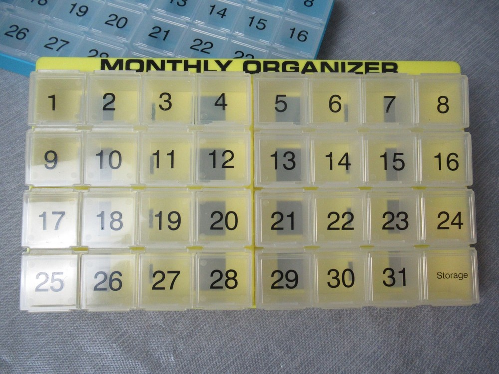 2 Plastic Storage Monthly Organizer - 31 Days Storage Pill Holders e5 sb