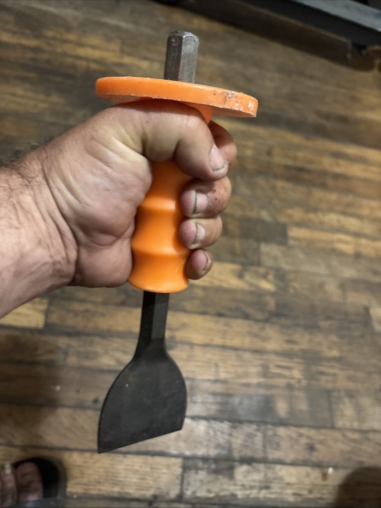 Mayhew 2-1/2" Handguarded Floor Chisel (94105)