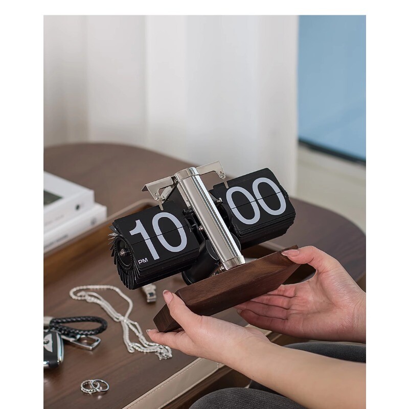 Automatic page turning clock desktop ornament retro mechanical pendulum creative
