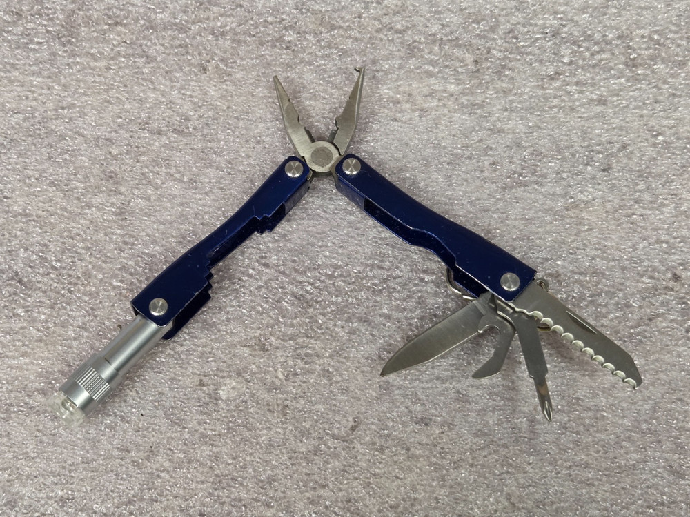 QUARROW MULTI TOOL KNIFE - BLUE